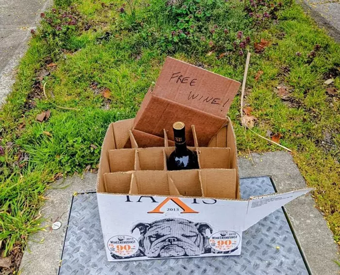 Slog AM: Trump Shuts Down Asylum Claims, SNAP Benefits Are Under Threat Again, Women's Hockey Finally Comes to Seattle